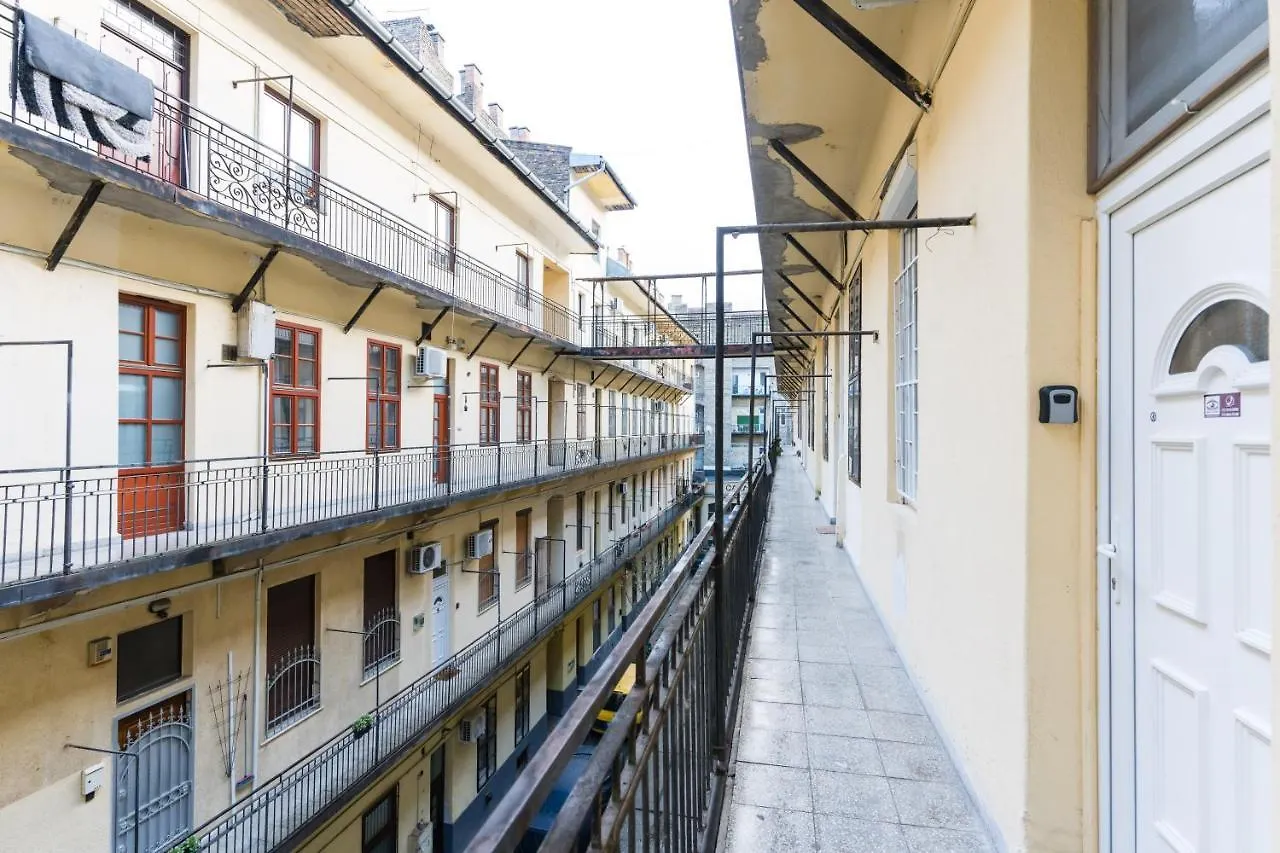 Lovely Little Loft Studio In The Heart Of Budapest